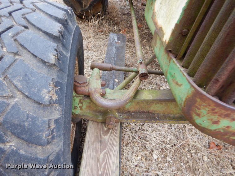 image for item GB9661 1952 John Deere R tractor