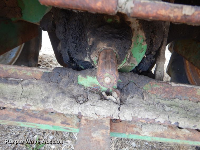 image for item GB9661 1952 John Deere R tractor