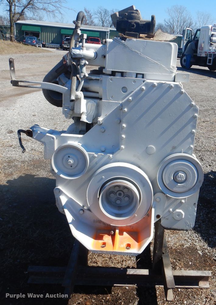 image for item GD9220 Cummins ISM 10.8L L6 diesel engine