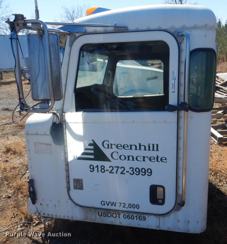 image for item GD9222 2007 Peterbilt 357 truck cab