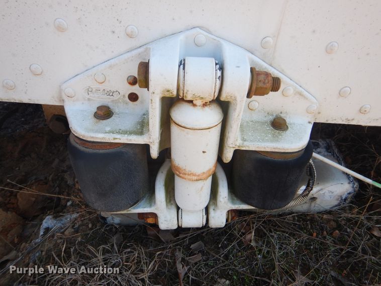 image for item GD9222 2007 Peterbilt 357 truck cab