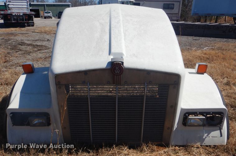 image for item GD9226 Kenworth hood