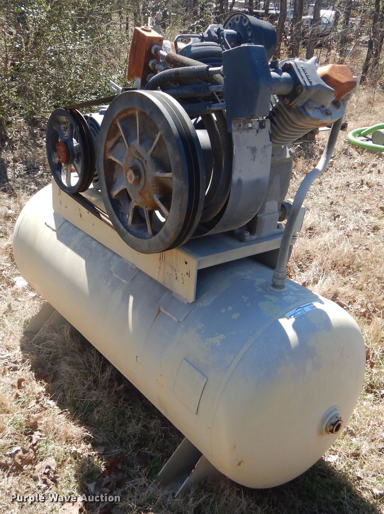 image for item GD9229 2005 Ingersoll Rand 7100 air compressor