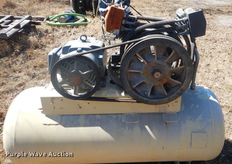 image for item GD9229 2005 Ingersoll Rand 7100 air compressor