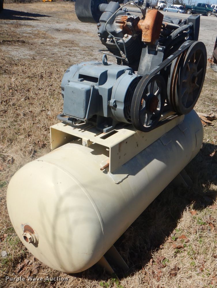 image for item GD9229 2005 Ingersoll Rand 7100 air compressor