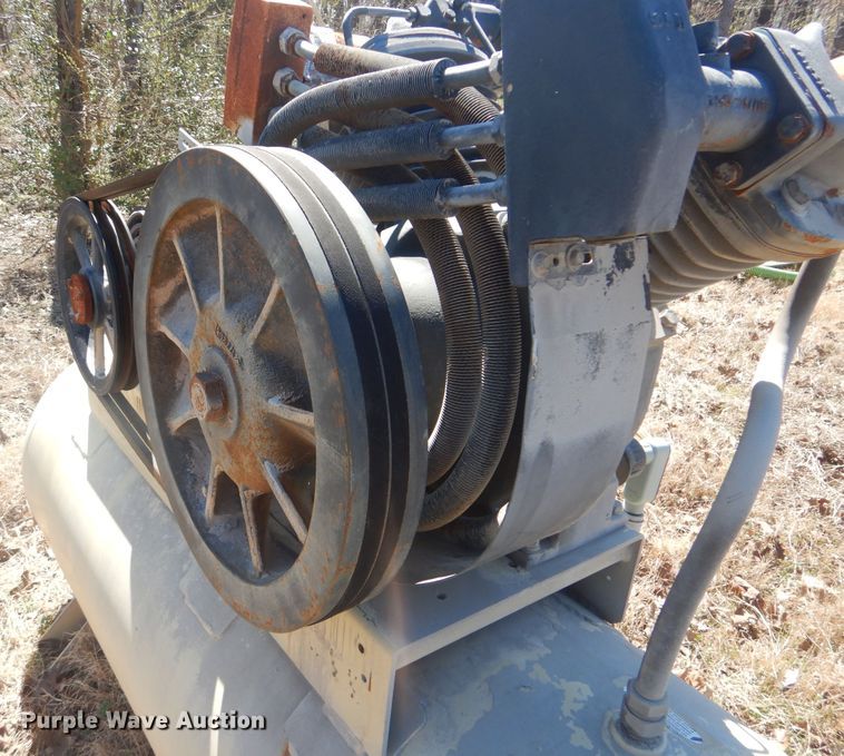 image for item GD9229 2005 Ingersoll Rand 7100 air compressor