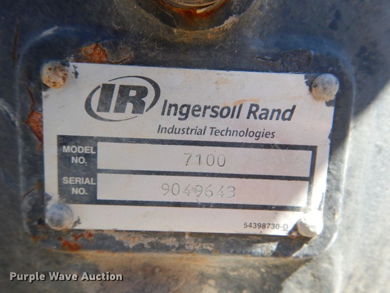 image for item GD9229 2005 Ingersoll Rand 7100 air compressor