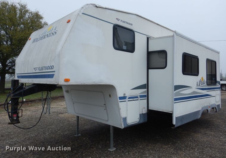 image for item GE9272 2006 Fleetwood Wilderness camper