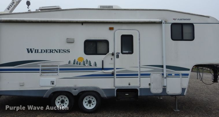 image for item GE9272 2006 Fleetwood Wilderness camper