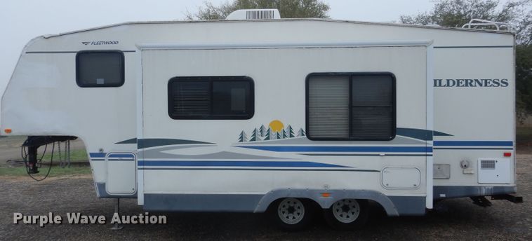 image for item GE9272 2006 Fleetwood Wilderness camper