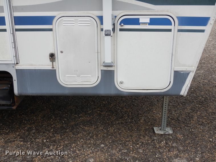 image for item GE9272 2006 Fleetwood Wilderness camper