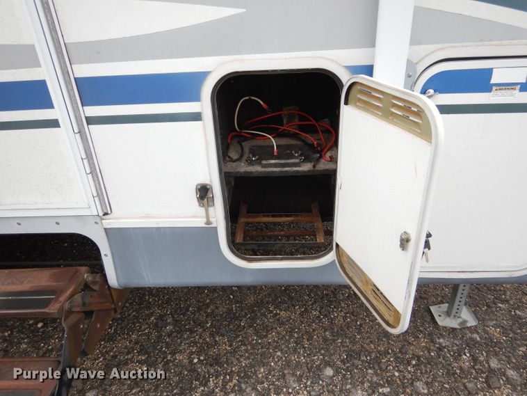 image for item GE9272 2006 Fleetwood Wilderness camper