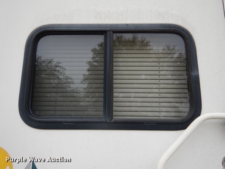 image for item GE9272 2006 Fleetwood Wilderness camper