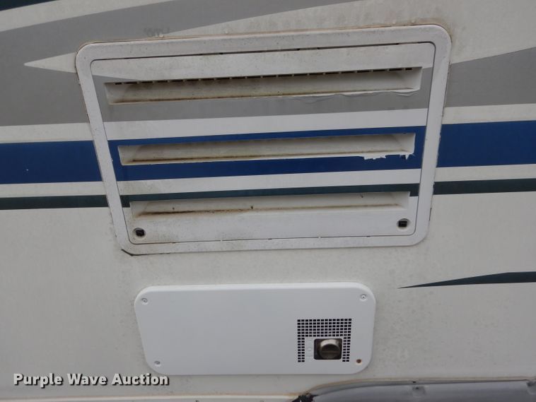 image for item GE9272 2006 Fleetwood Wilderness camper