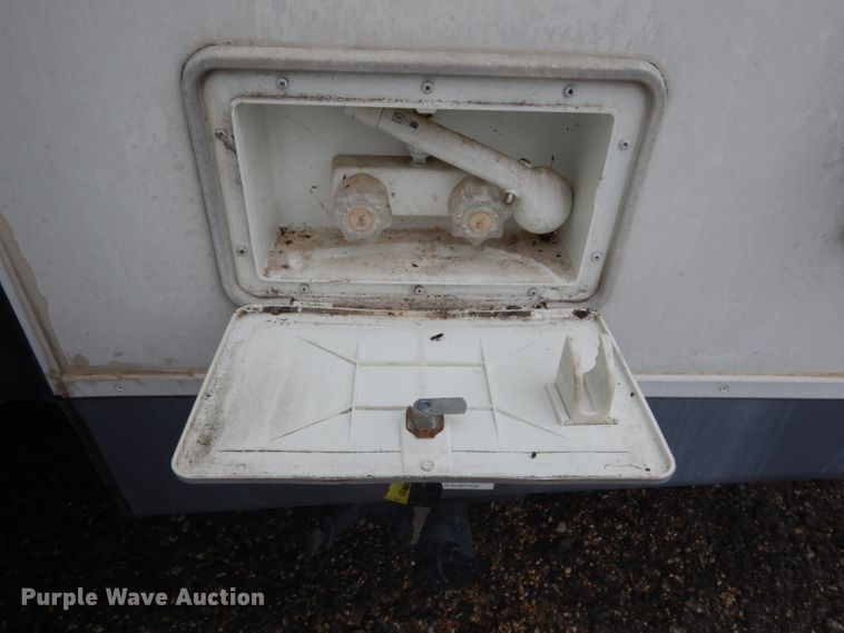 image for item GE9272 2006 Fleetwood Wilderness camper