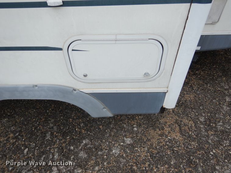 image for item GE9272 2006 Fleetwood Wilderness camper