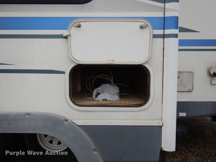 image for item GE9272 2006 Fleetwood Wilderness camper