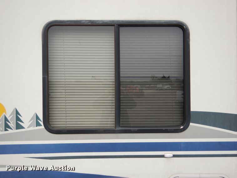 image for item GE9272 2006 Fleetwood Wilderness camper