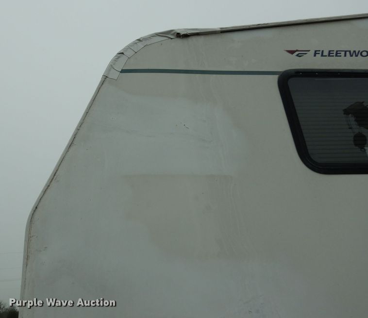 image for item GE9272 2006 Fleetwood Wilderness camper