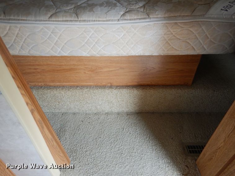 image for item GE9272 2006 Fleetwood Wilderness camper