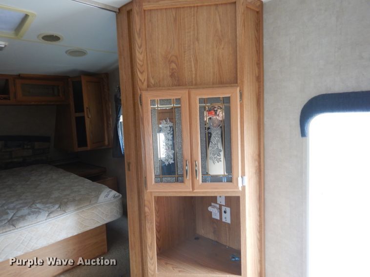 image for item GE9272 2006 Fleetwood Wilderness camper