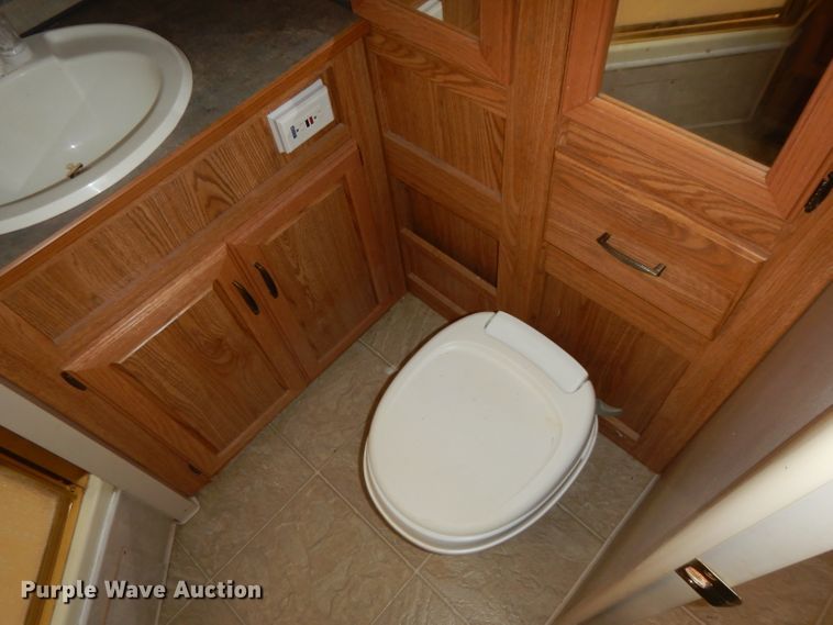 image for item GE9272 2006 Fleetwood Wilderness camper