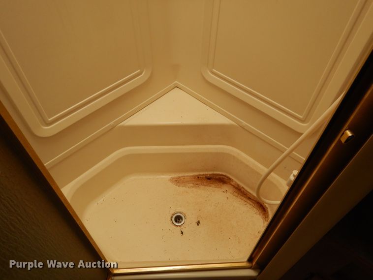 image for item GE9272 2006 Fleetwood Wilderness camper