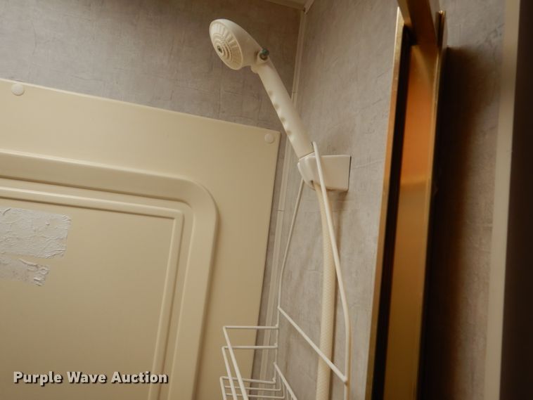 image for item GE9272 2006 Fleetwood Wilderness camper