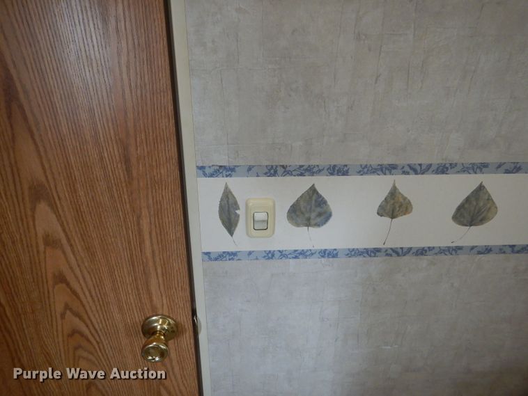 image for item GE9272 2006 Fleetwood Wilderness camper