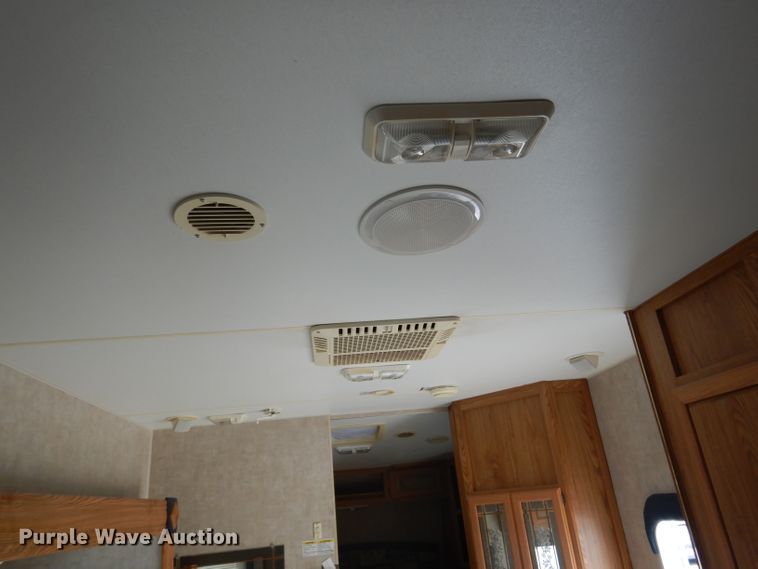 image for item GE9272 2006 Fleetwood Wilderness camper