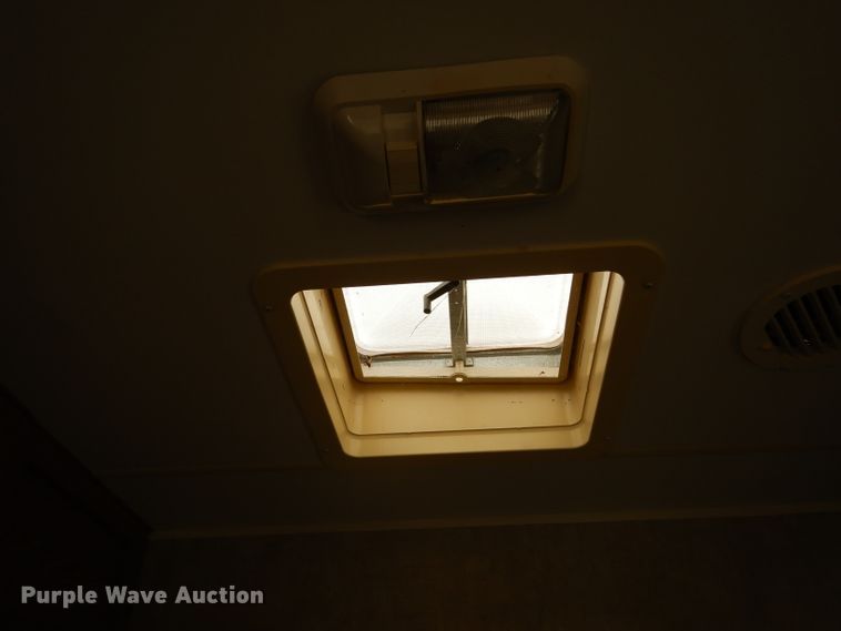 image for item GE9272 2006 Fleetwood Wilderness camper