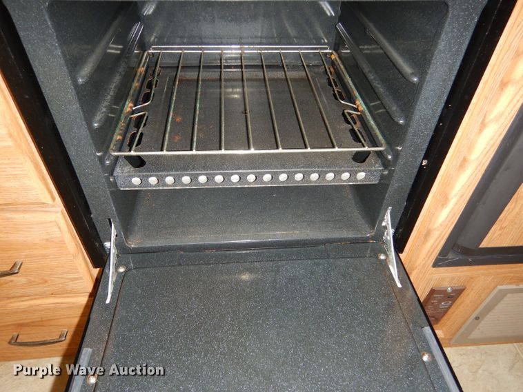 image for item GE9272 2006 Fleetwood Wilderness camper