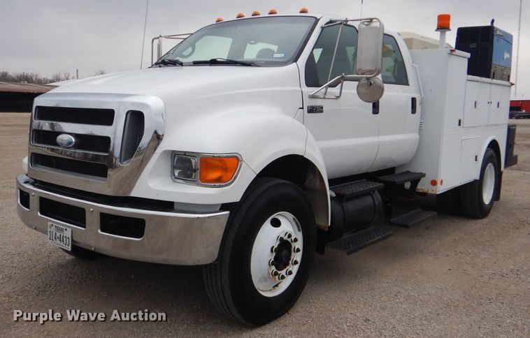 image for item GF9125 2008 Ford F750 Super Duty Crew Cab service truck