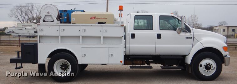 image for item GF9125 2008 Ford F750 Super Duty Crew Cab service truck
