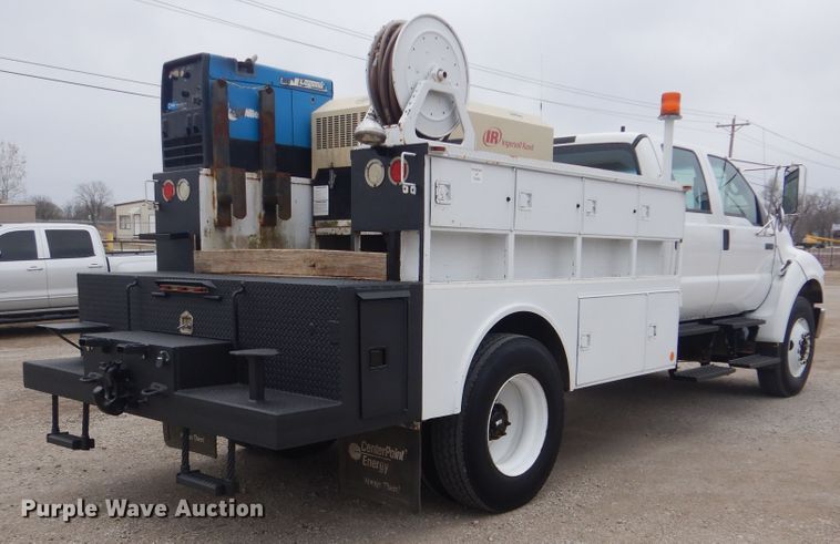 image for item GF9125 2008 Ford F750 Super Duty Crew Cab service truck