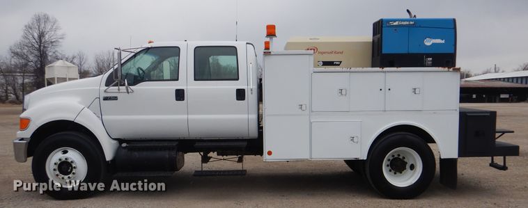 image for item GF9125 2008 Ford F750 Super Duty Crew Cab service truck