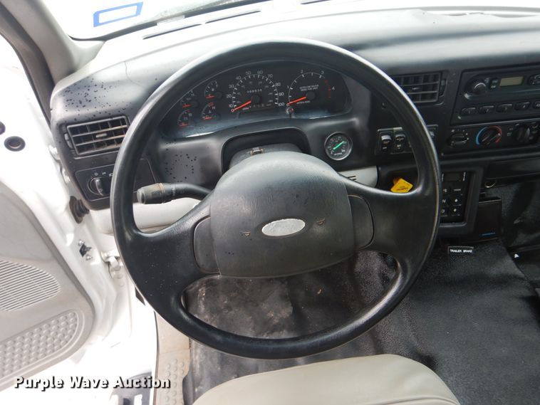 image for item GF9125 2008 Ford F750 Super Duty Crew Cab service truck