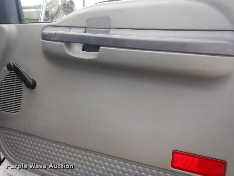 image for item GF9125 2008 Ford F750 Super Duty Crew Cab service truck