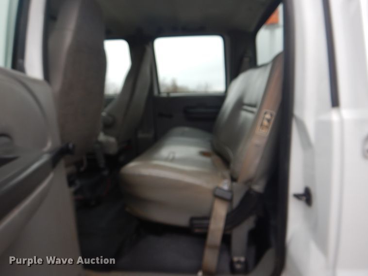 image for item GF9125 2008 Ford F750 Super Duty Crew Cab service truck