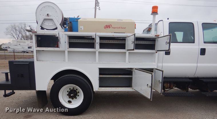 image for item GF9125 2008 Ford F750 Super Duty Crew Cab service truck