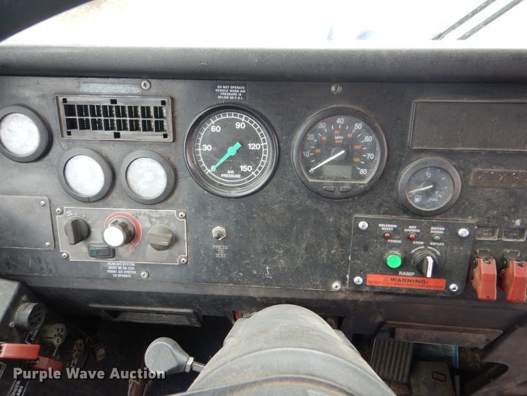 image for item GF9128 2006 El Dorado EZ Rider II coach bus