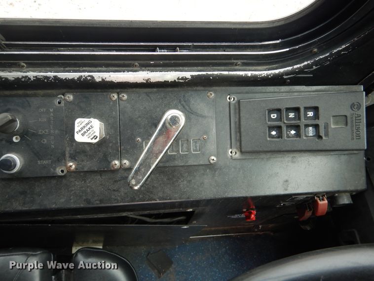 image for item GF9128 2006 El Dorado EZ Rider II coach bus