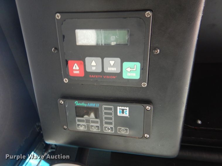 image for item GF9128 2006 El Dorado EZ Rider II coach bus