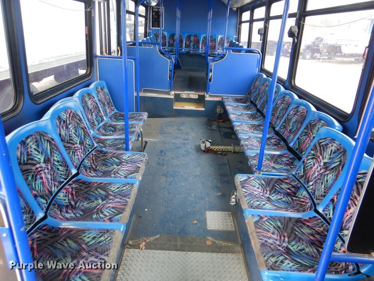 image for item GF9128 2006 El Dorado EZ Rider II coach bus