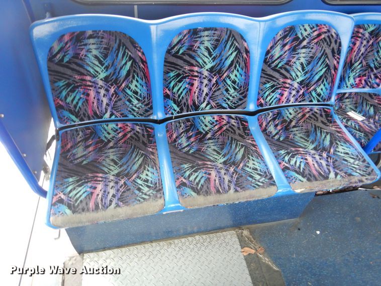 image for item GF9128 2006 El Dorado EZ Rider II coach bus