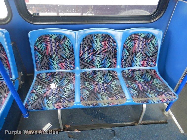 image for item GF9128 2006 El Dorado EZ Rider II coach bus