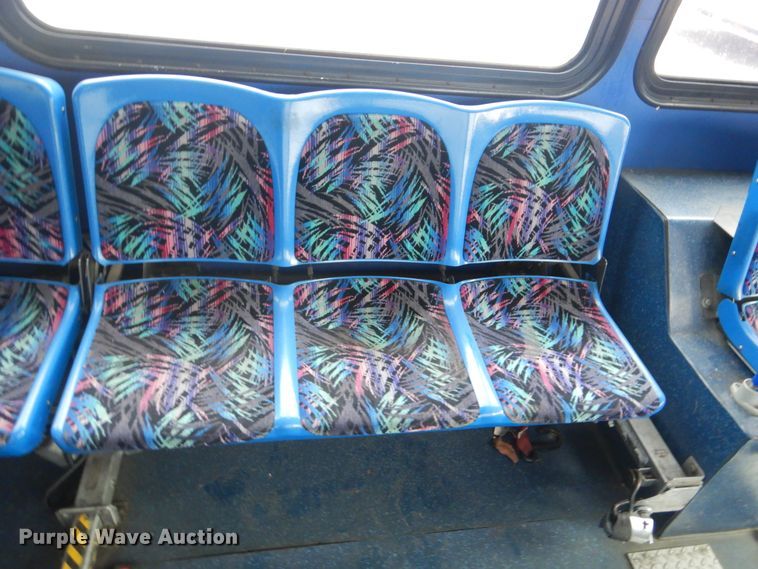 image for item GF9128 2006 El Dorado EZ Rider II coach bus