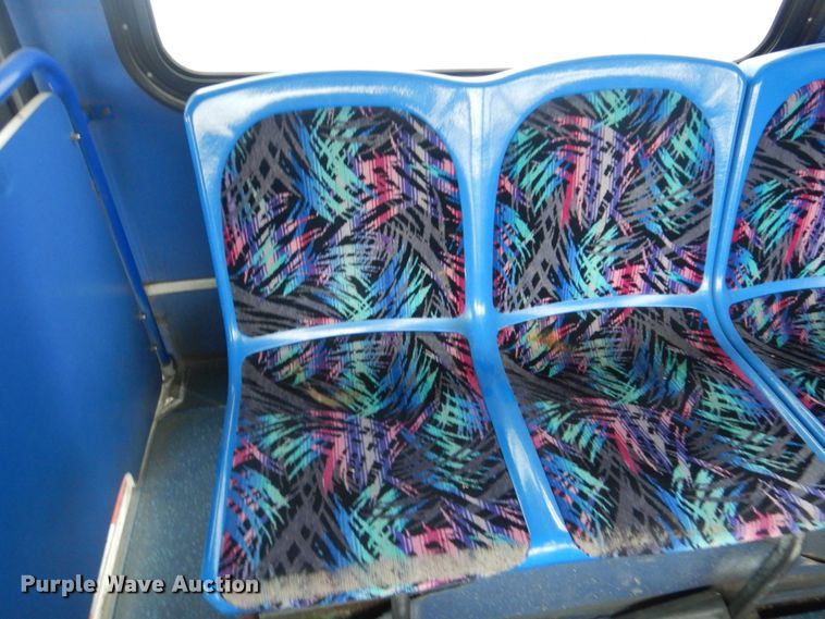 image for item GF9128 2006 El Dorado EZ Rider II coach bus