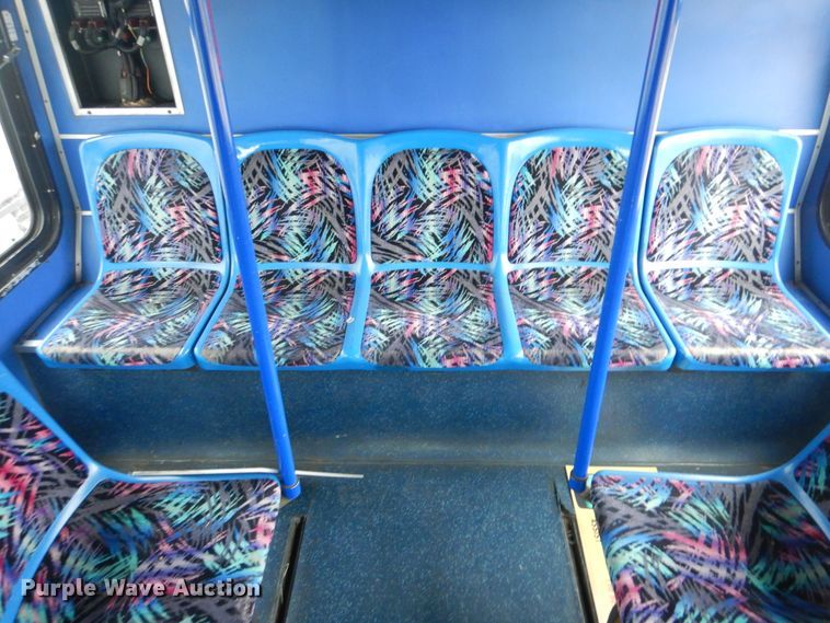 image for item GF9128 2006 El Dorado EZ Rider II coach bus