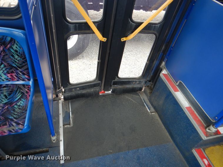 image for item GF9128 2006 El Dorado EZ Rider II coach bus